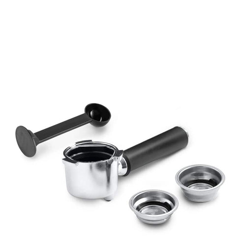 De’Longhi Dedica EC685.BK filter holder, filters and spoon tamper